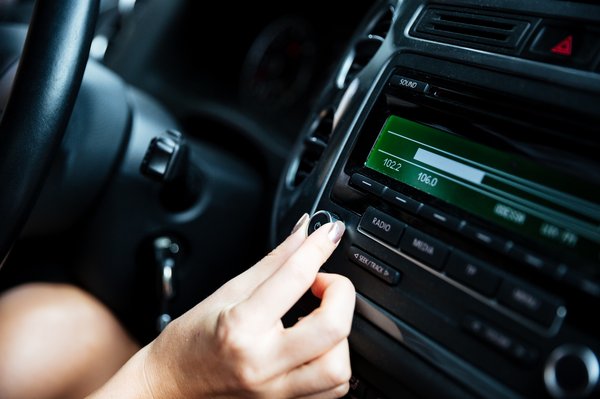 Top 5 autoradios 2 din pour une qualité sonore supérieure